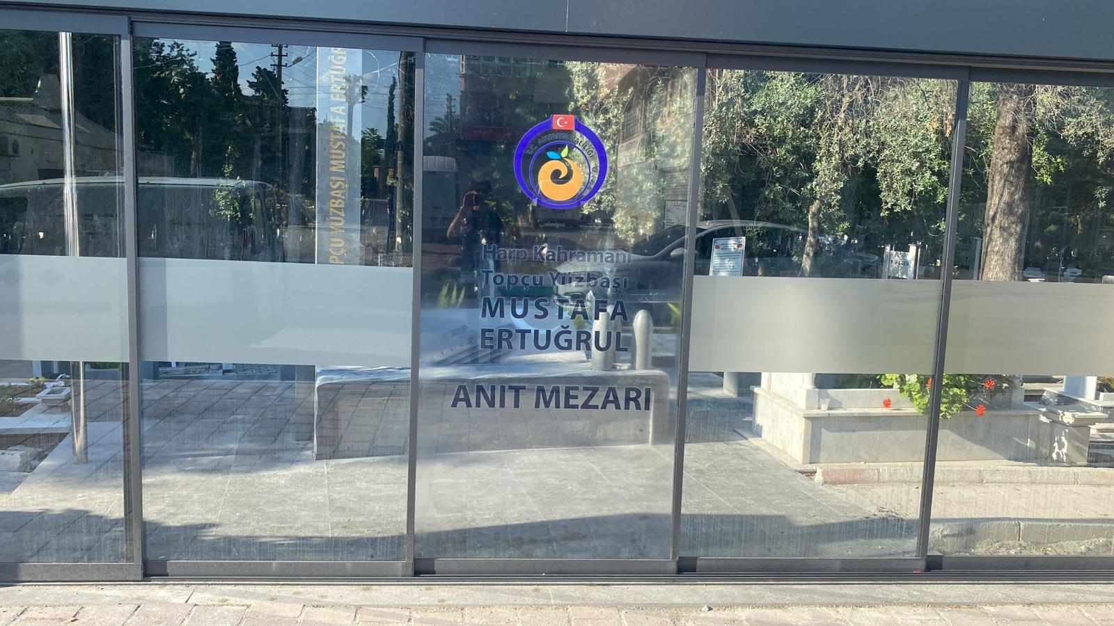 Milli Mücadele Kahramanı Mustafa Ertuğrul Aker Anıt Mezarı